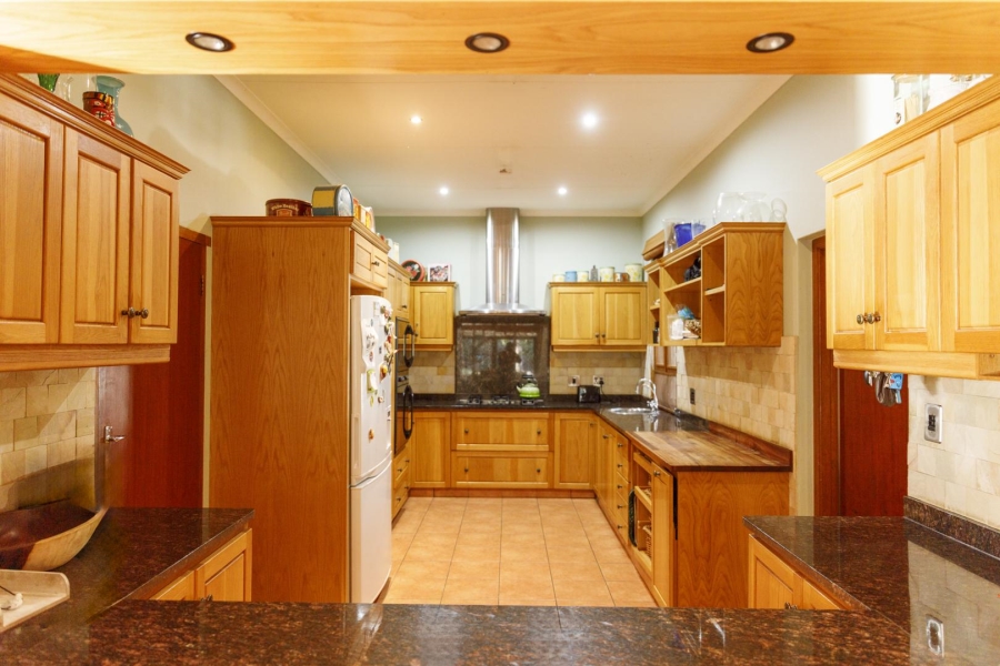 6 Bedroom Property for Sale in Ashton Western Cape